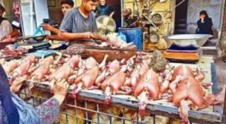 ഇതരസംസ്ഥാനങ്ങളിൽനിന്നുള്ള കന്നുകാലി, കോഴിവരവ് ഗണ്യമായി കുറഞ്ഞു; പോത്ത്, കോഴി ഇറച്ചിവില കൂടുന്നു