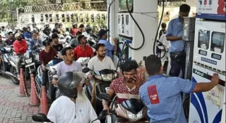 സംസ്ഥാനത്ത് പെട്രോൾ, ഡീസൽ വിൽപ്പനയ്ക്ക് നിയന്ത്രണം; ഒരാൾക്ക് പരമാവധി 200 ലിറ്റർ ഡീസലും 5000 രൂപ വരെ പെട്രോളും