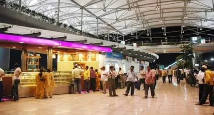 രണ്ട് വിമാനത്താവളങ്ങളുടെ ഓഹരി സ്വകാര്യ കമ്പനികൾക്ക് വിൽക്കാൻ കേന്ദ്രം