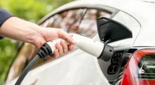 ഇലക്ട്രിക് വാഹന വിപണിയിലെ കുതിപ്പ്: നാല് വർഷത്തിനുള്ളിൽ ഒരുങ്ങുന്നത് നാല് കോടി തൊഴിലവസരങ്ങൾ
