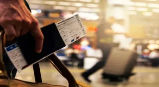 വിമാനയാത്രക്കാർക്ക് ഇനി പേപ്പർ ബോർഡിങ് പാസ് വേണ്ട, സ്റ്റാമ്പും പതിക്കില്ല