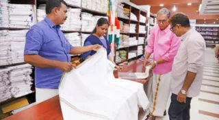 ഖദർ വസ്ത്രങ്ങൾക്ക് പ്രിയമേറുന്നു; വില്‍പനയില്‍ 30 ശതമാനത്തിന്റെ കുതിച്ചുചാട്ടം
