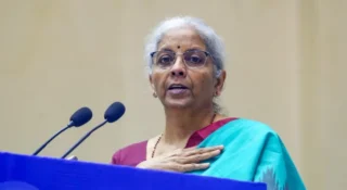 ബാങ്കിംഗ് മേഖലയിൽ വൻ പരിഷ്കാരങ്ങളുമായി കേന്ദ്രം; ഉന്നതതല സമിതി ഉടൻ നിലവിൽ വരുമെന്ന് നിർമ്മല സീതാരാമൻ