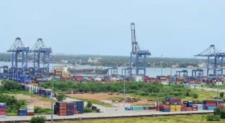 ചരിത്രം സൃഷ്ടിച്ച് വല്ലാർപാടം ടെർമിനൽ; പ്രതിമാസ കണ്ടെയ്നർ നീക്കത്തിൽ റെക്കോർഡ്